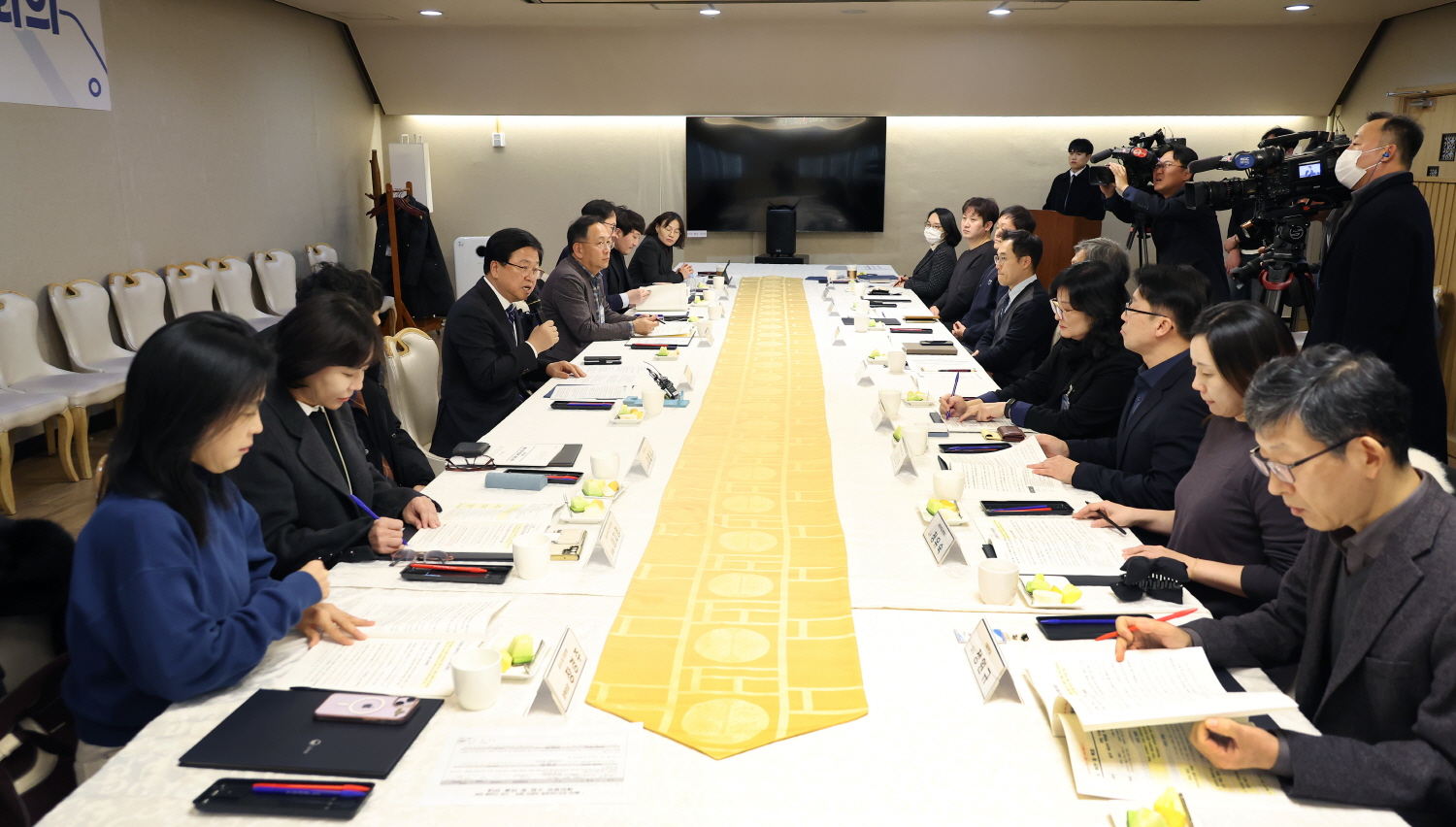 최교진 교육부 장관은 12월 5일(금) 정부서울청사 국무위원 식당에서 개최되는 제2차 민주시민교육 자문단 회의에 참석