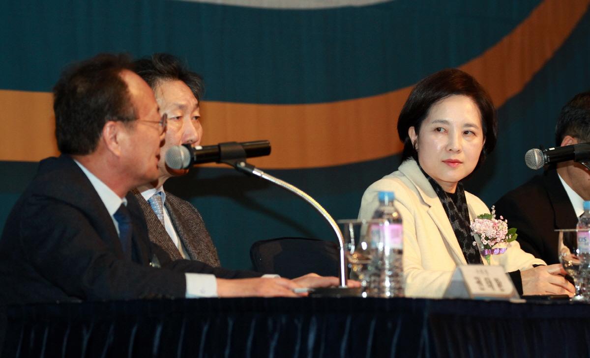 DP Attends 2019 Korean Council for University Education Meeting 사진