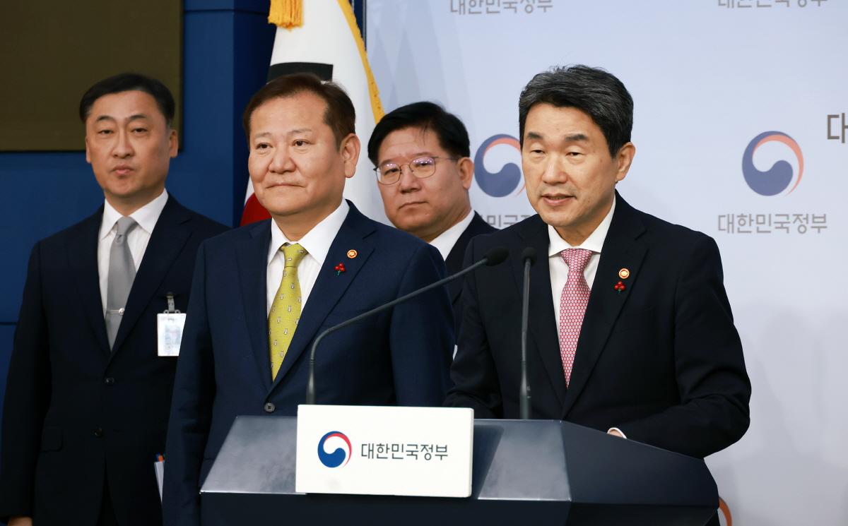 Enhanced Support with Dedicated Investigators and School Police Expansion by 105 to Help Schools and Teachers Focus on Teaching 사진