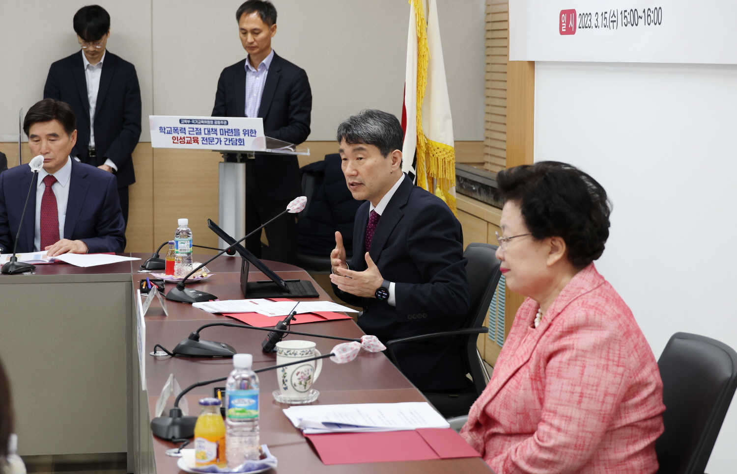 이주호 부총리 겸 교육부장관은 3월 15일(수), 학교폭력 근절 대책 마련을 위한 인성교육 전문가 간담회에 참석했다.