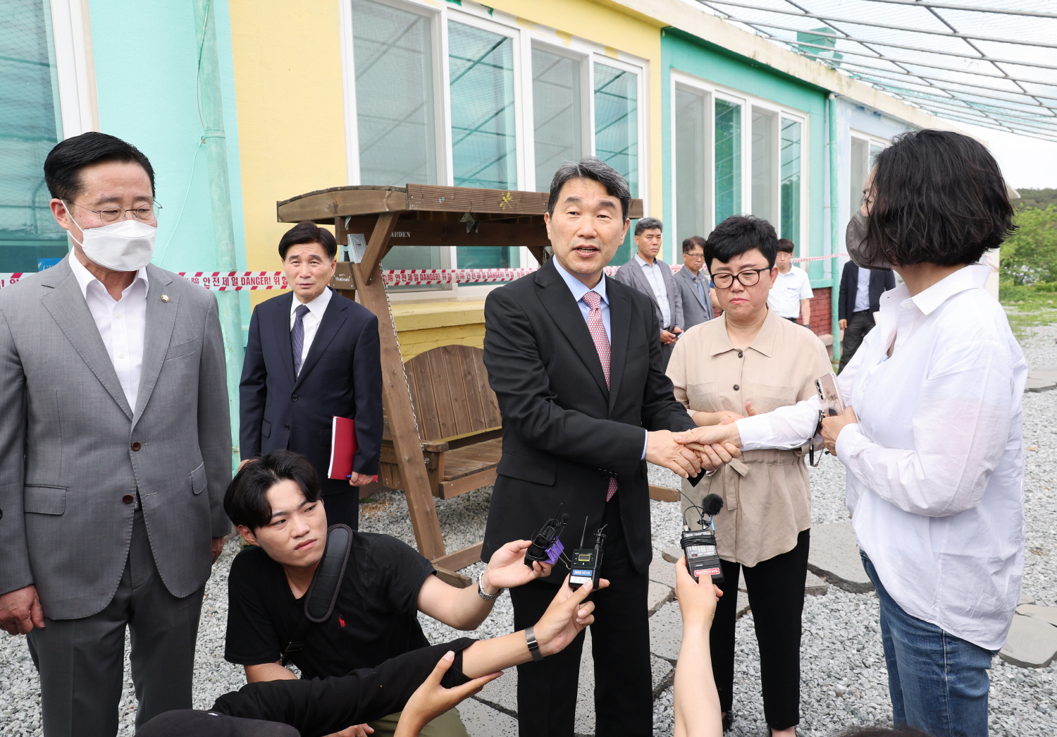 이주호 부총리 겸 교육부장관은 5월 26일(금), 학교폭력 피해학생 지원기관 「해맑음센터」를 방문해 안전 실태를 점검하고, 학교폭력 예방?치유 지원 강화 방안을 모색했다. 
