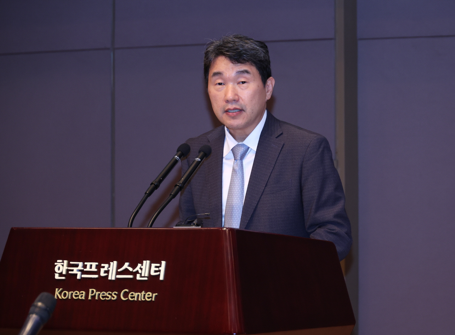 이주호 부총리 겸 교육부장관은 9월 18일(월), 한국프레스센터에서 열리는 「학교안전 대국민 홍보 캠페인 및 선포식」에 참석했다.