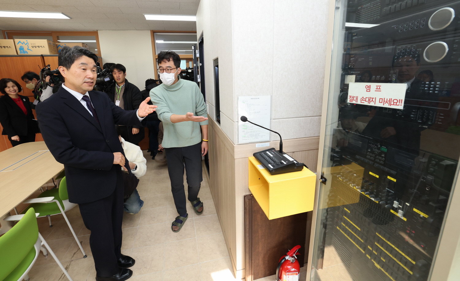 이주호 부총리 겸 교육부장관은 2024학년도 대학수학능력시험에 응시하는 장애 학생을 격려하기 위해 11월 15(수), 서울맹학교를 방문했다. 