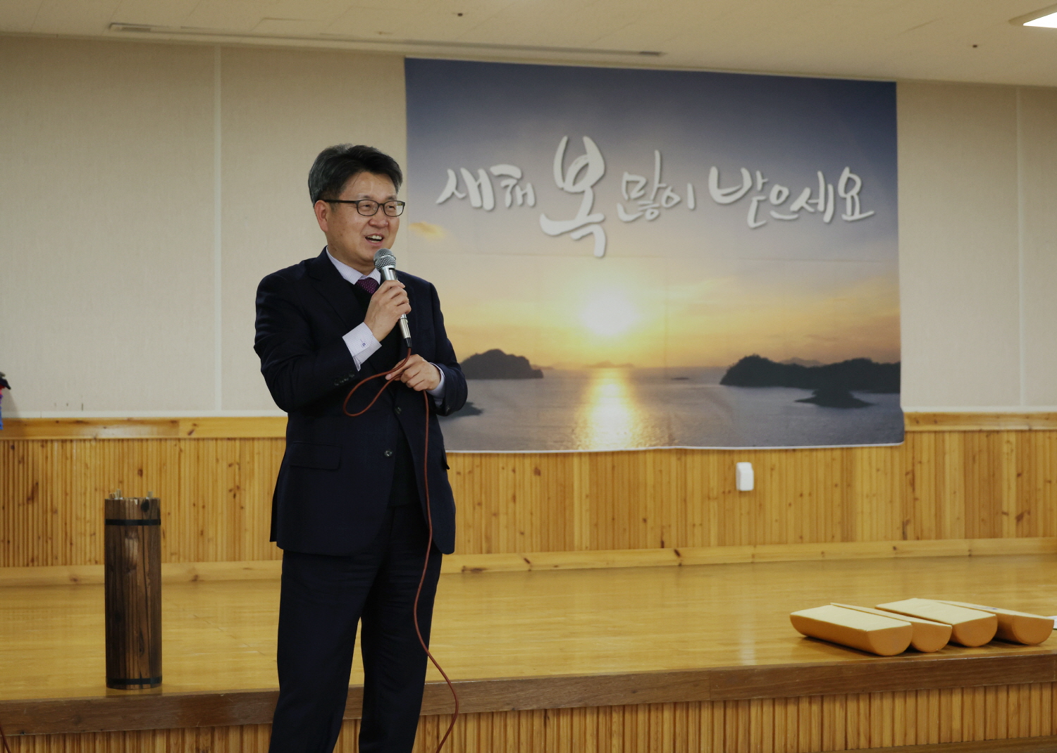 오석환 교육부차관은 설 명절을 앞두고 2월 7일(수), 충남 공주시 반포면에 위치한 중증장애인거주시설 동곡요양원을 방문했다. 