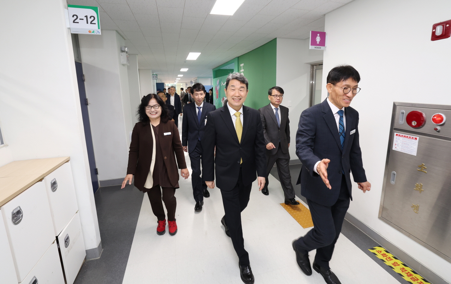 이주호 부총리 겸 교육부 장관은 2025학년도 대학수학능력시험 준비상황 점검을 위해 11월 11(월), 충남 아산시 이순신고등학교를 방문했다.