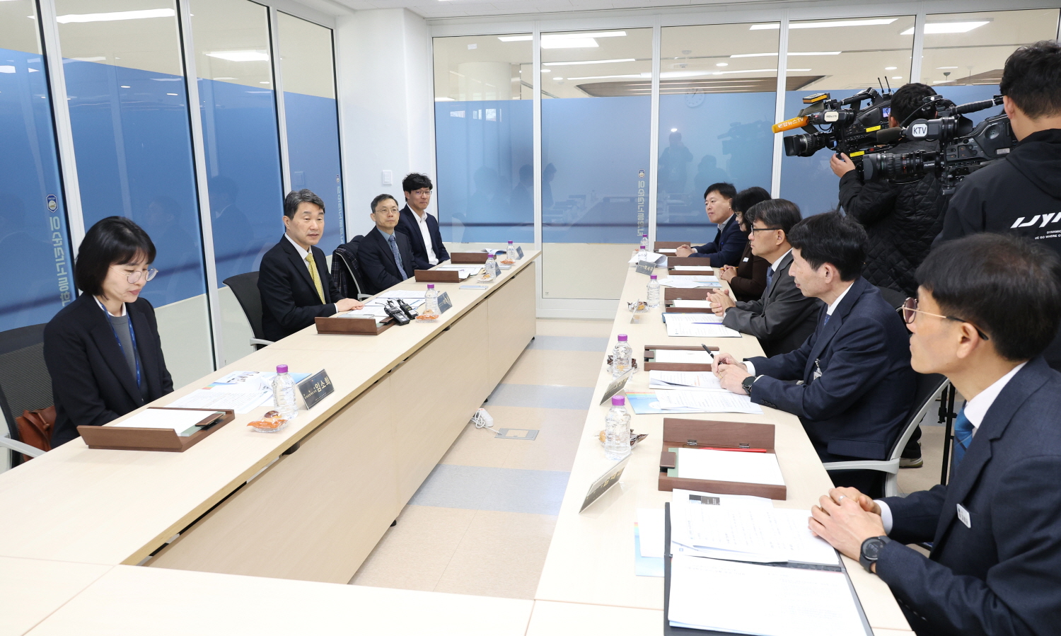 이주호 부총리 겸 교육부 장관은 2025학년도 대학수학능력시험 준비상황 점검을 위해 11월 11(월), 충남 아산시 이순신고등학교를 방문했다.