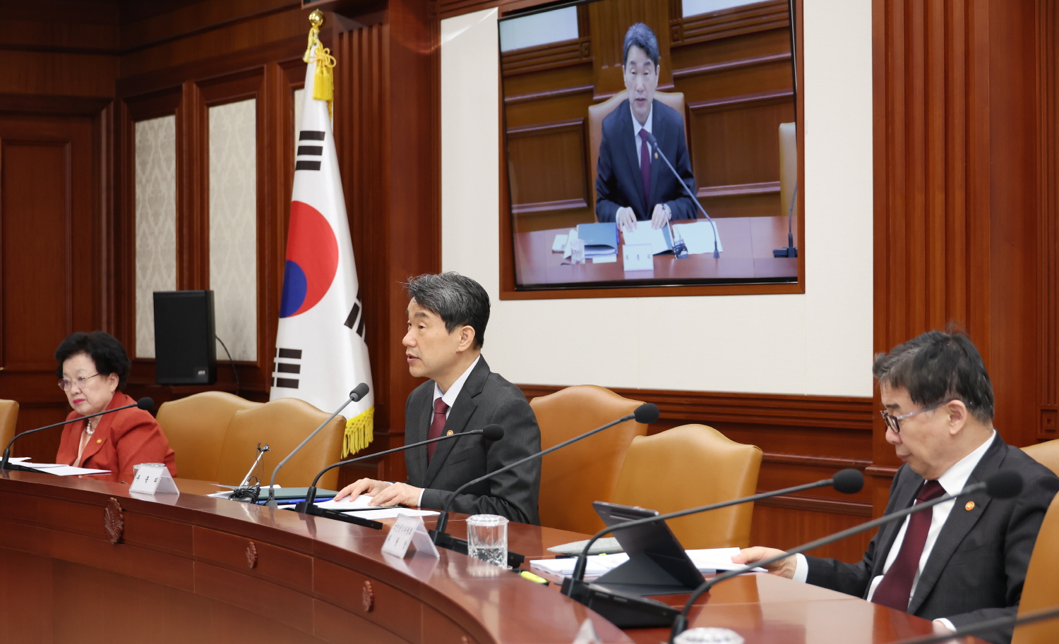 이주호 부총리 겸 교육부장관은 3월 18일(화) 정부서울청사에서 제2차 사회관계장관회의를 개최