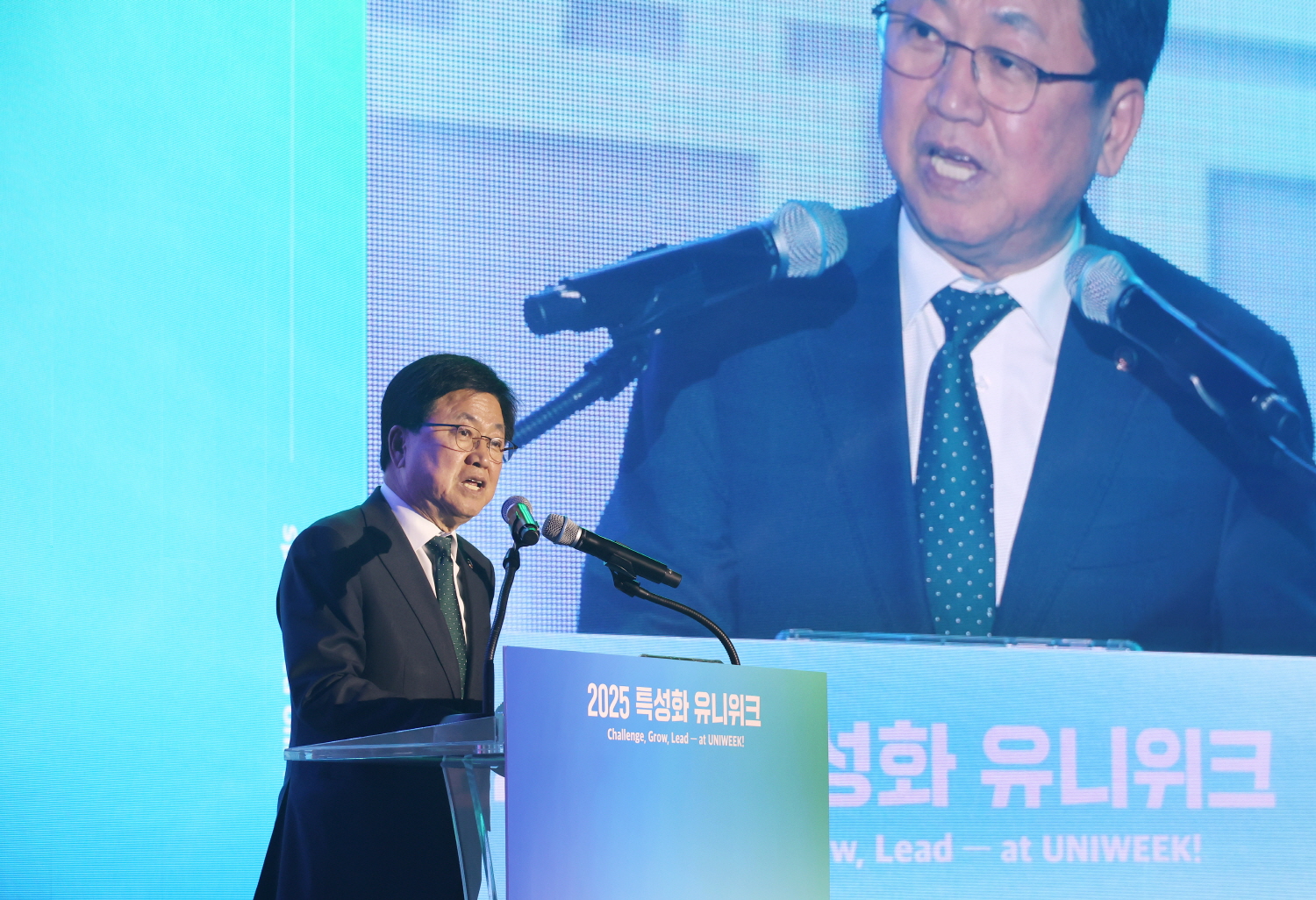 교육부와 한국산업기술진흥원은 11월 19일(수)부터 11월 21일(금)까지 일산 킨텍스에서 첨단산업 특성화대학 학생들을 위한 축제인 ‘유니위크(Uni-Week)’를 개최했다.