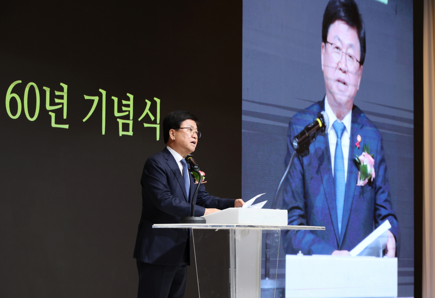 최교진 교육부 장관은 11월 27일(목), 서울 HW컨벤션센터에서 열린 ?한국고전번역원 60년 기념식?에 참석했다.