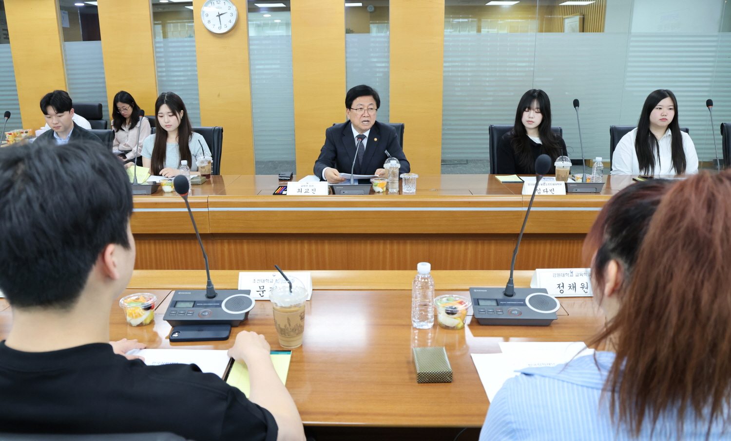 최교진 교육부 장관은 5월 22일(금) 한국장학재단 서울사무소에서 국가장학금을 비롯한 정부 학자금 지원 제도에 관한 ‘제5차 교육진담 간담회’를 개최