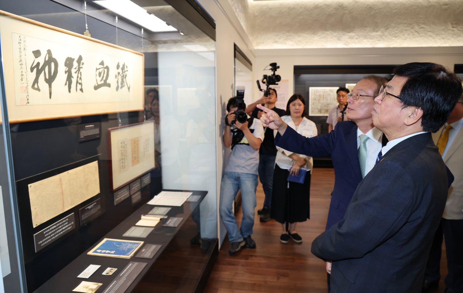 교육부와 독립기념관은 8월 27일(목), 충남 천안 독립기념관에서 학교 역사교육 활성화를 위한 업무협약(MOU)을 체결했다.