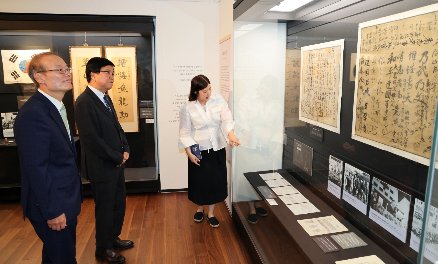 교육부와 독립기념관은 8월 27일(목), 충남 천안 독립기념관에서 학교 역사교육 활성화를 위한 업무협약(MOU)을 체결했다.