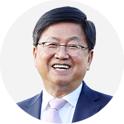 교육부 장관 최교진 인물사진