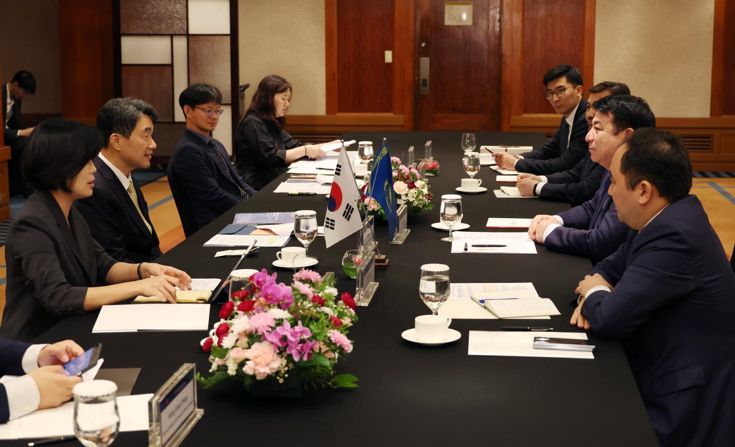 cooperation with Education Minister of Kazakhstan (4)