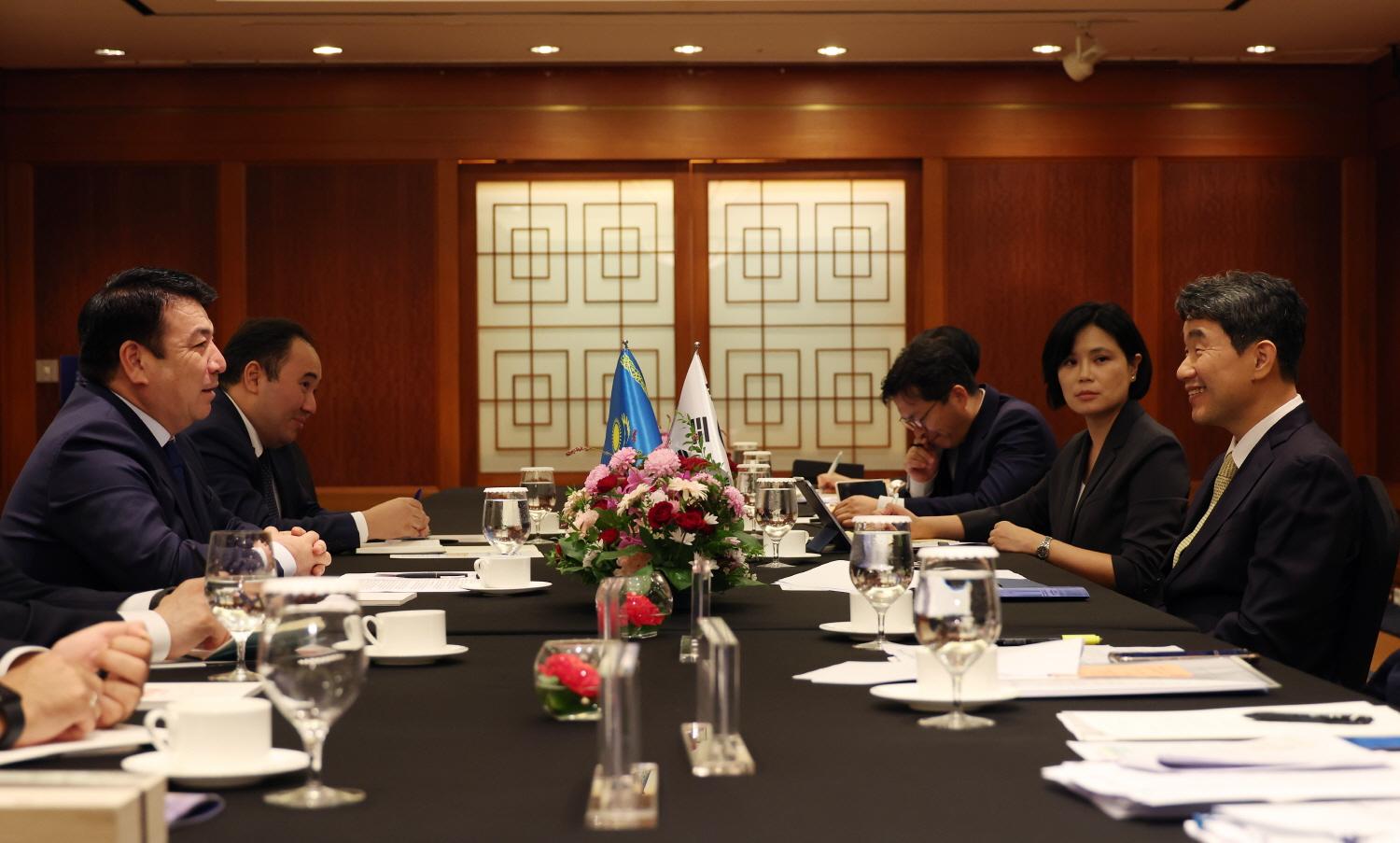 cooperation with Education Minister of Kazakhstan (8)