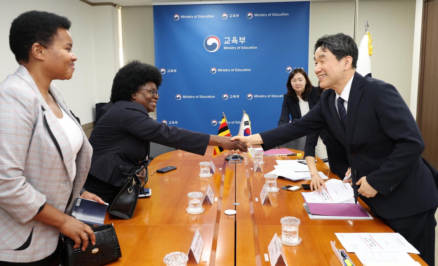 240605_우간다 과학기술부 장관 면담 (8).jpg